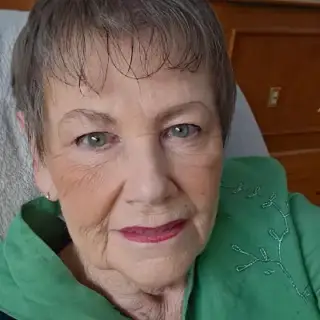 Saundra Bray